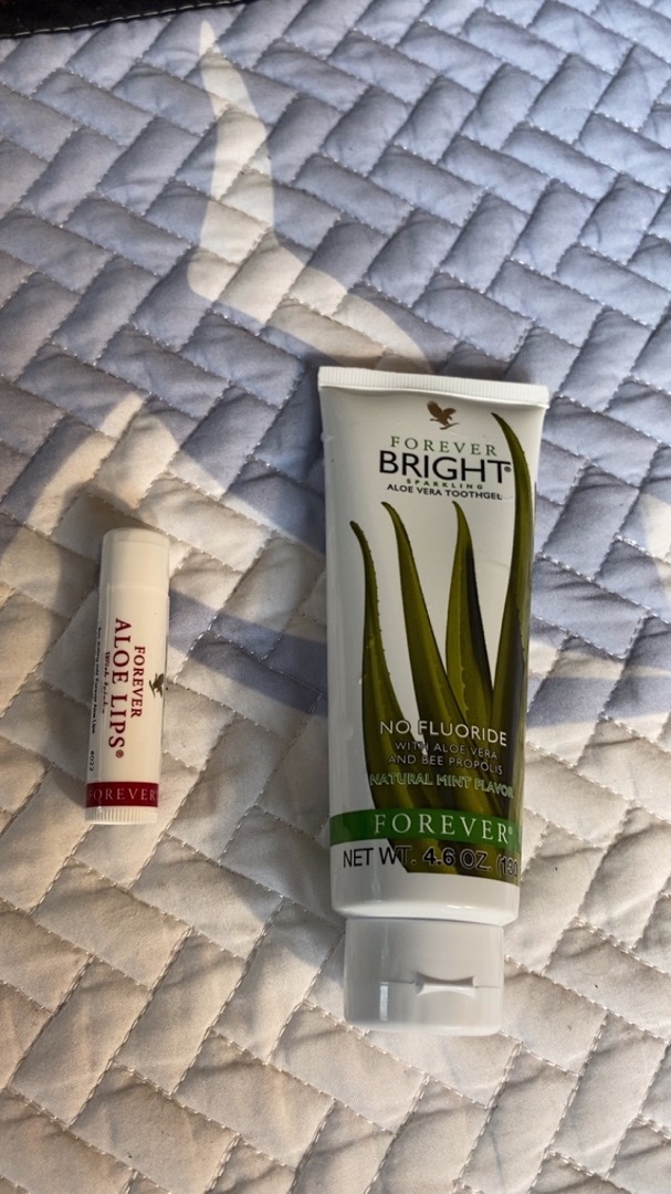Kem Đánh Răng Lô Hội Forever Bright Aloe Vera Toothgel 130g - Gel Làm Sạch Răng Miệng Tự Nhiên, An Toàn Cho Cả Gia Đình