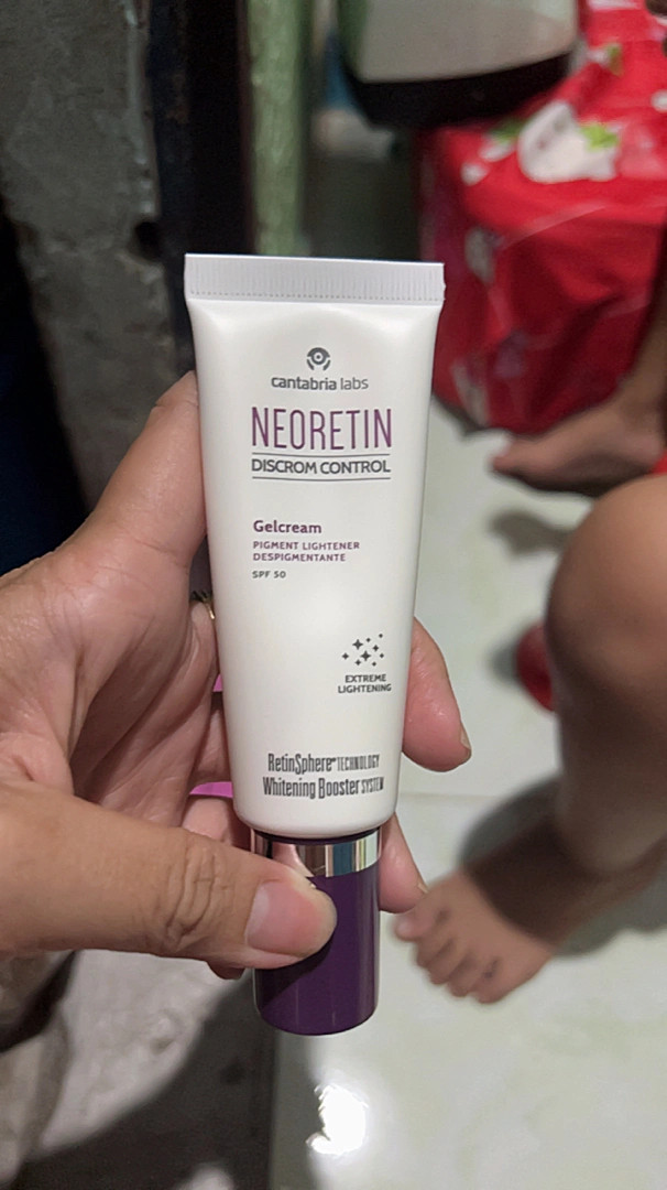 Kem Chống Nắng Neoretin Discrom Control Gel Cream SPF 50 - Bảo Vệ Da Mỏng Manh, Giảm Nám, Dưỡng Sáng Da, 40ml Tây Ban Nha