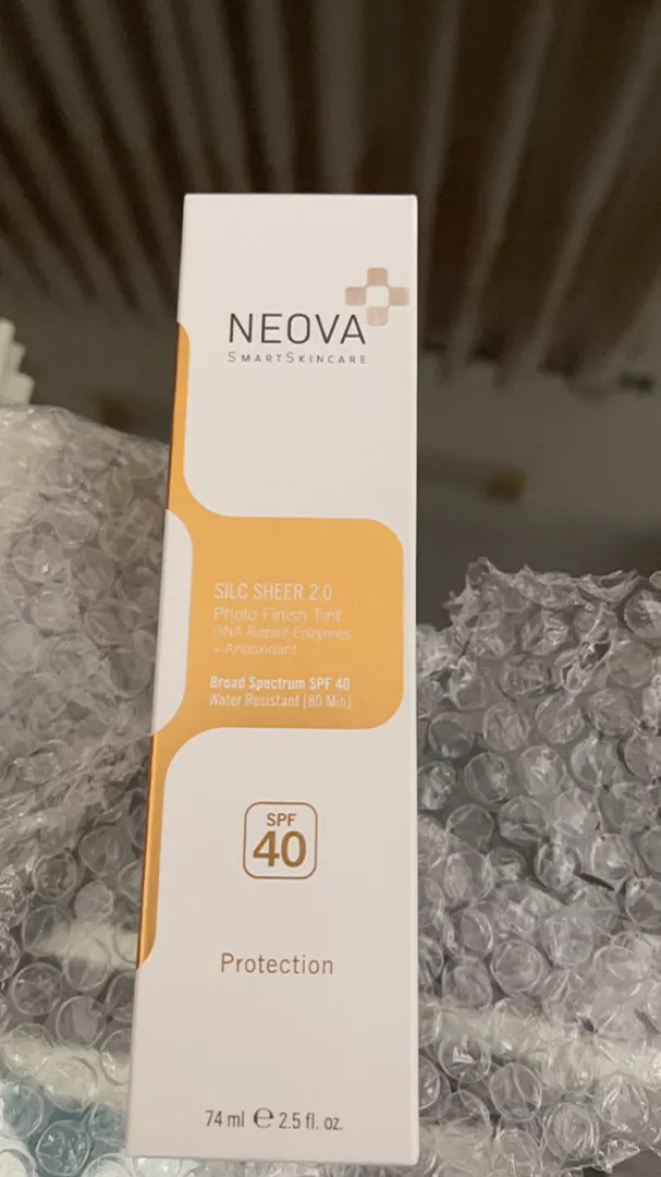 Kem Chống Nắng Neova Silc Sheer 2.0 SPF 40 - Dưỡng Da Mỏng Nhẹ, Bảo Vệ UVA/UVB, Che Khuyết Điểm, Phù Hợp Mọi Loại Da