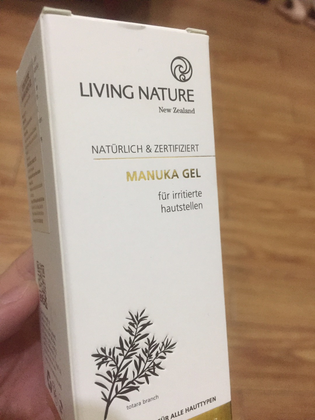 Gel Trị Mụn Living Nature Manuka Honey 10ml - Hỗ Trợ Giảm Mụn Viêm, Mụn Trứng Cá, Làm Dịu Da & Làm Lành Vết Thương