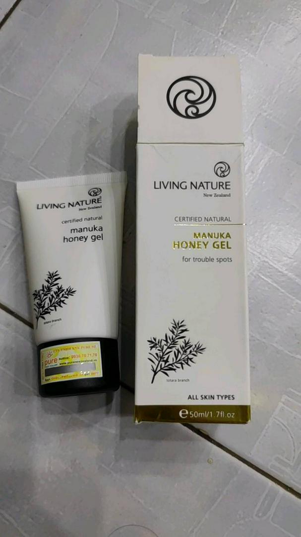 Gel Trị Mụn Living Nature Manuka Honey 10ml - Hỗ Trợ Giảm Mụn Viêm, Mụn Trứng Cá, Làm Dịu Da & Làm Lành Vết Thương
