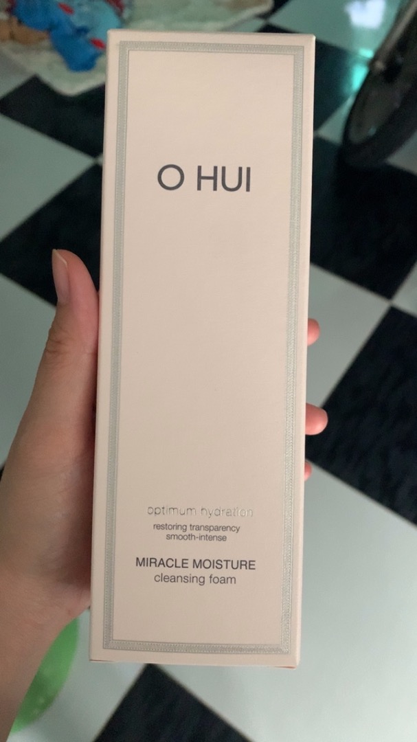 Sữa Rửa Mặt Dưỡng Ẩm Ohui Miracle Moisture Cleansing Foam - Sạch Sâu, Ẩm Mượt, Phù Hợp Mọi Loại Da, Bọt Nhẹ Nhàng, Hàn Quốc