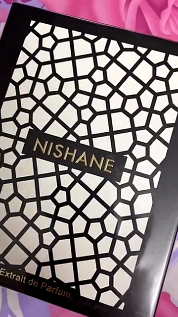 Nước Hoa Unisex Nishane Hacivat Extrait De Parfum 50ML - Mùi Hương Tươi Mát Từ Trái Cây Và Gỗ, Hương Dứa Nổi Bật
