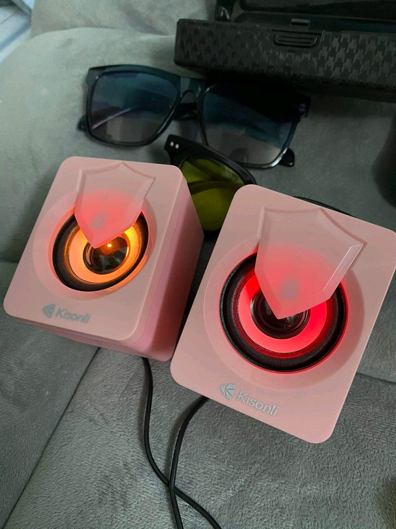 Loa Máy Tính Để Bàn LED RGB 2.0 Kisonli L1030 - Âm Thanh Chất Lượng Cao, Thiết Kế Mini Dễ Thương, Phù Hợp Để Nghe Nhạc và Xem Phim