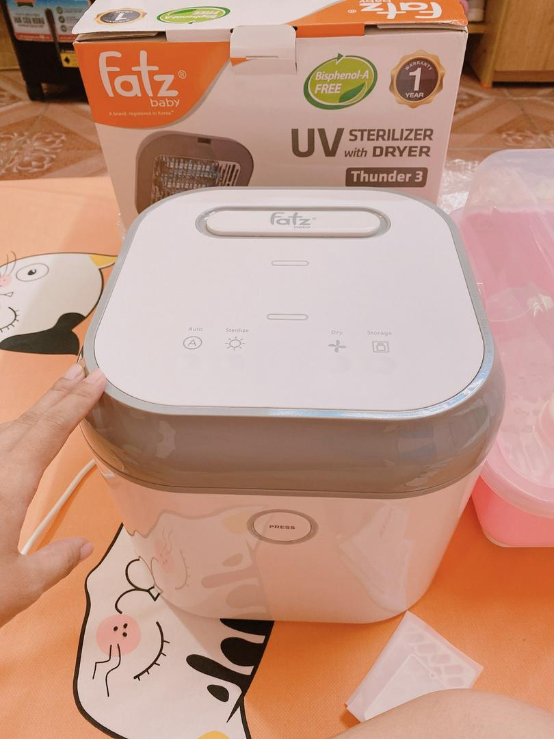 Máy Tiệt Trùng Bình Sữa UV Fatzbaby Thunder 3 FB4713TN - Sấy Khô Tự Động 4 Trong 1, Chứa 8 Bình Cổ Rộng, Thiết Kế Gọn Nhẹ
