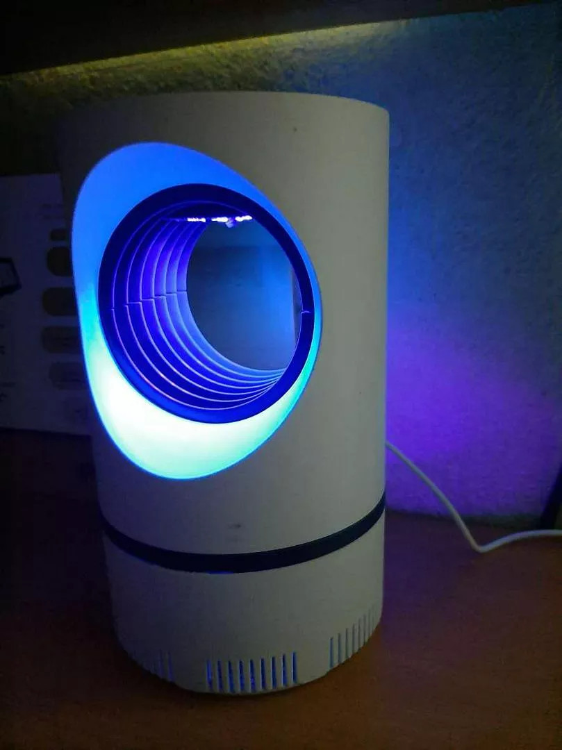 Máy Bắt Muỗi LED Công Nghệ Mới - Diệt Côn Trùng Thông Minh, Tiết Kiệm Năng Lượng, An Toàn Cho Gia Đình