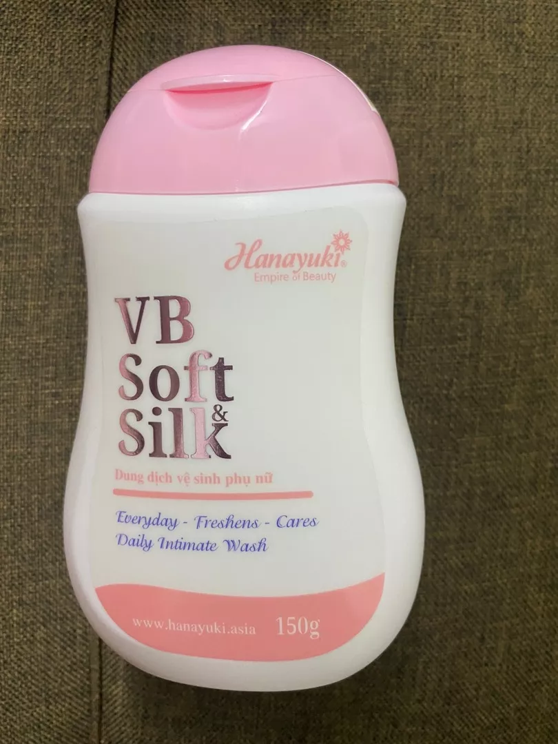 Dung Dịch Vệ Sinh Phụ Nữ Hana Soft & Silk 150ml chính hãng