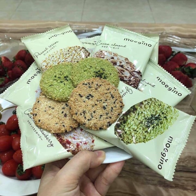 Bánh quy Moegino Nhật Bản cao cấp giòn tan - Hộp 60 gói vị đậu phộng, dừa, hạnh nhân, sữa trà xanh thơm ngon quà Tết lý tưởng