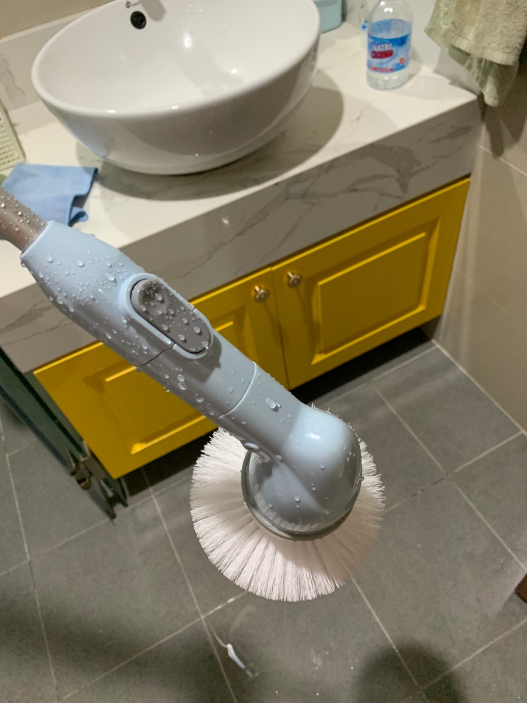 Máy Cọ Rửa Nhà Vệ Sinh Ohella Neospin Scrubber - Thiết Kế Đồ Gia Dụng Hiện Đại, 3 Đầu Cọ Đa Năng, Làm Sạch Mọi Ngóc Ngách