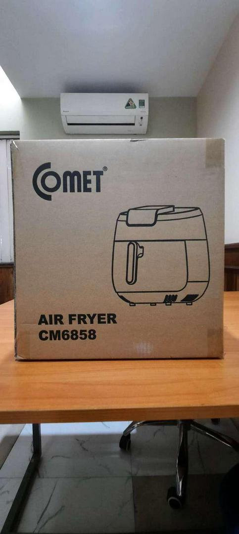 Nồi Chiên Không Dầu Comet CM6858 4.2L - Màn Hình Cảm Ứng, Công Nghệ Rapid Air Giảm 80% Dầu Mỡ, Dễ Dàng Vệ Sinh, Nấu An Toàn Tốt Cho Sức Khỏe