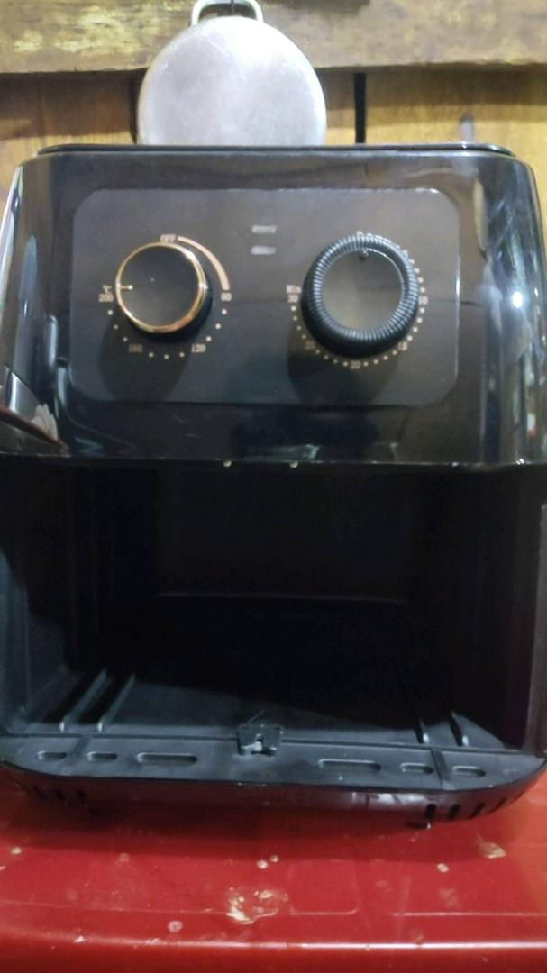 Nồi Chiên Không Dầu Comet CM6856 Dung Tích 8L - Công Nghệ Air Rapid 360 Độ, Chế Biến Nhiều Món Ngon, Tốt Cho Sức Khỏe