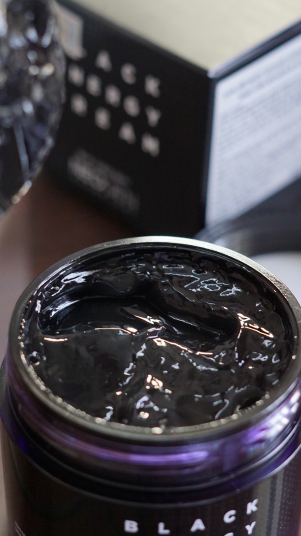 Kem Dưỡng Ẩm Neogen Black Energy Cream 80ml - Cung Cấp Nước Sâu, Ngăn Bong Tróc, Duy Trì Độ Ẩm, Dành Cho Da Khô Nứt Nẻ