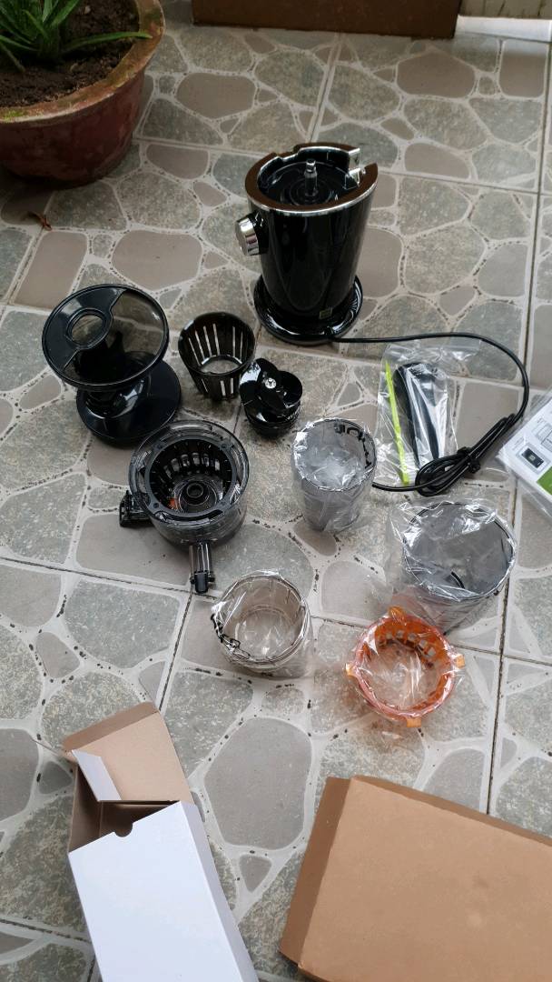 Máy Ép Chậm Hurom Diva S H100S - Thiết Kế Gọn Nhẹ, Ép Tối Đa Nước Trái Cây, Tiết Kiệm Điện, Dễ Dàng Vệ Sinh