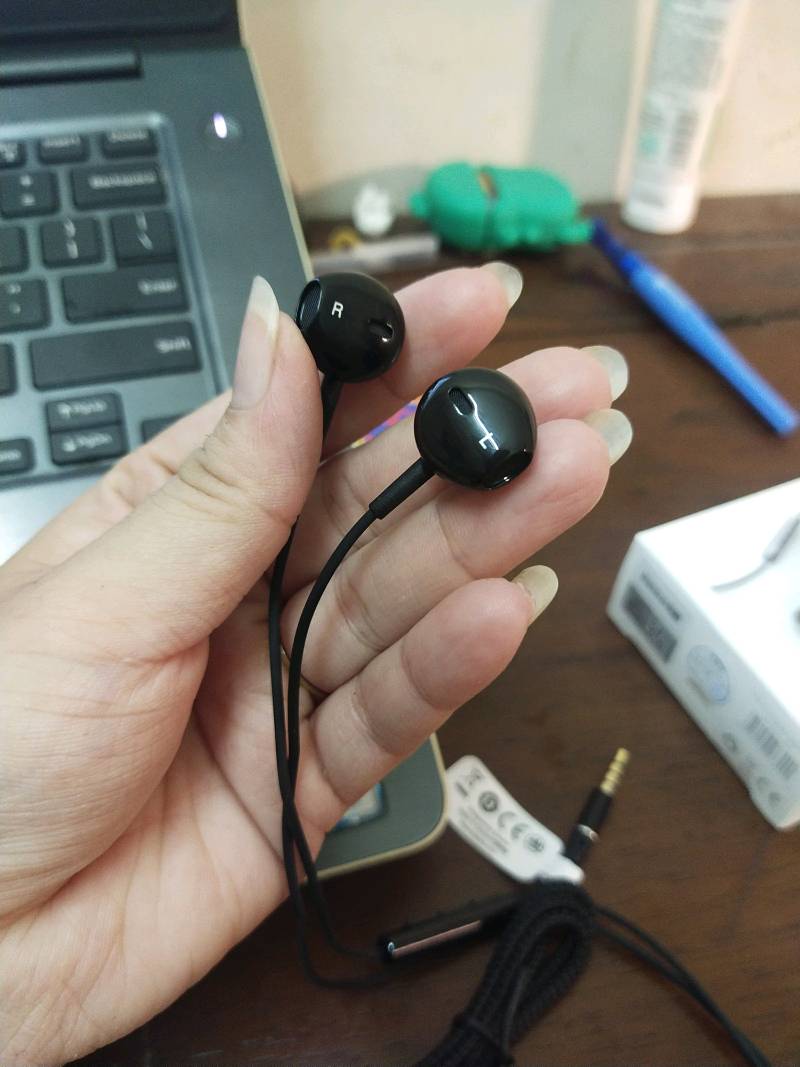 Tai Nghe Dây Baseus H06 Cổng 3.5mm - Âm Thanh Sống Động, Thiết Kế Giống Earpod Apple, Thoải Mái và Bám Tai Tốt