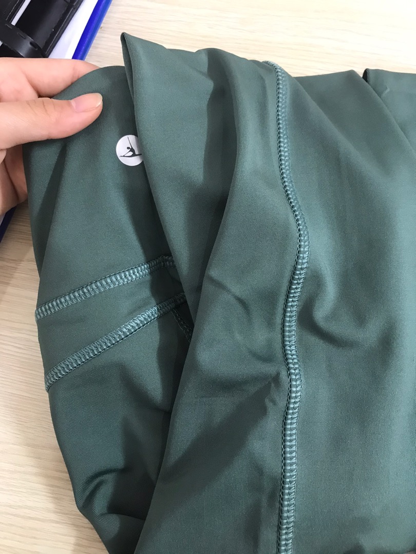 Bộ Đồ Tập Gym Nữ BD051 Áo Bra Có Đệm + Quần Dài Cạp Cao Ôm Sát Tôn Dáng, Chất Liệu Co Giãn Thoải Mái, Thích Hợp Tập Gym và Yoga