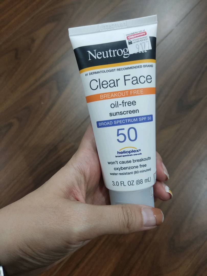Kem Chống Nắng Neutrogena Clear Face Break-Out Oil Free SPF 50 - Bảo Vệ Da Nhạy Cảm, Dưỡng Ẩm, Ngăn Mụn, 88ml