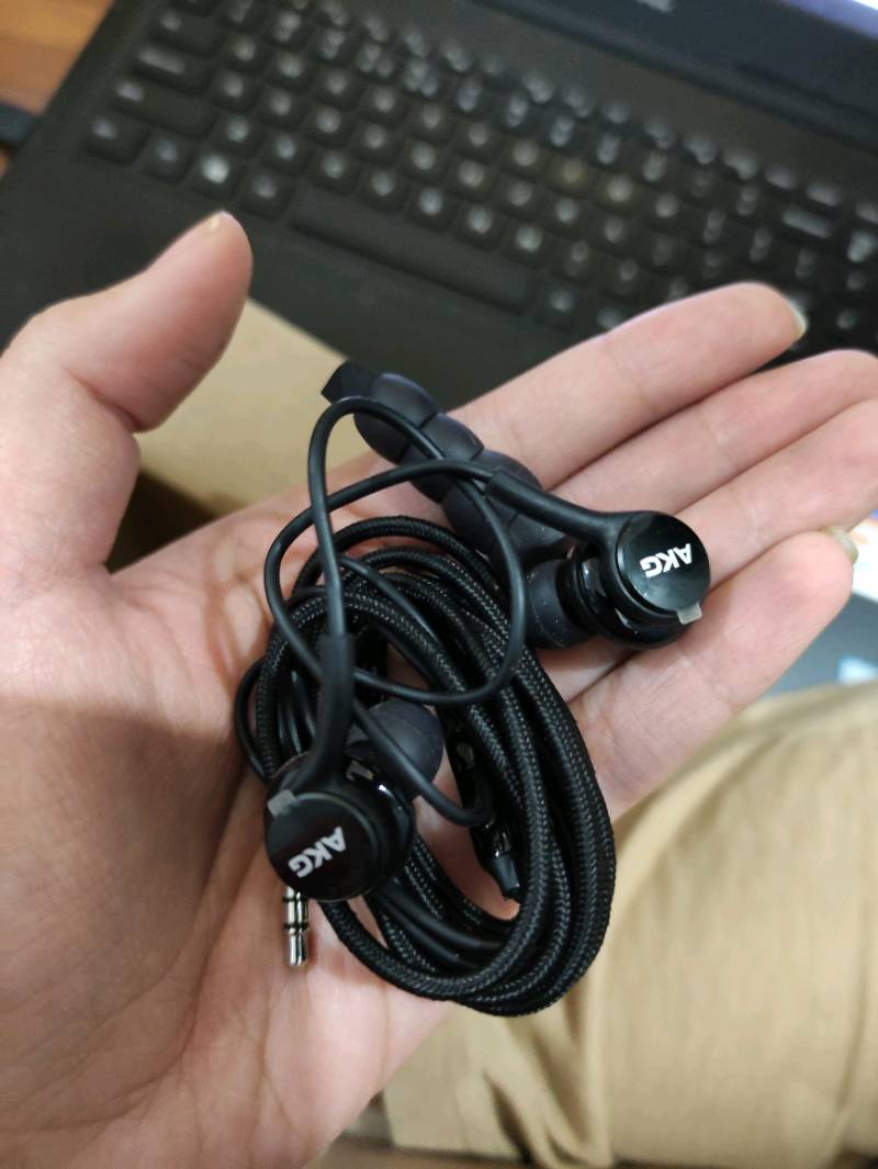 Tai nghe in-ear Samsung Galaxy S10 AKG 3.5mm - Âm thanh tuyệt vời, thiết kế thời thượng, tương thích đa dạng điện thoại