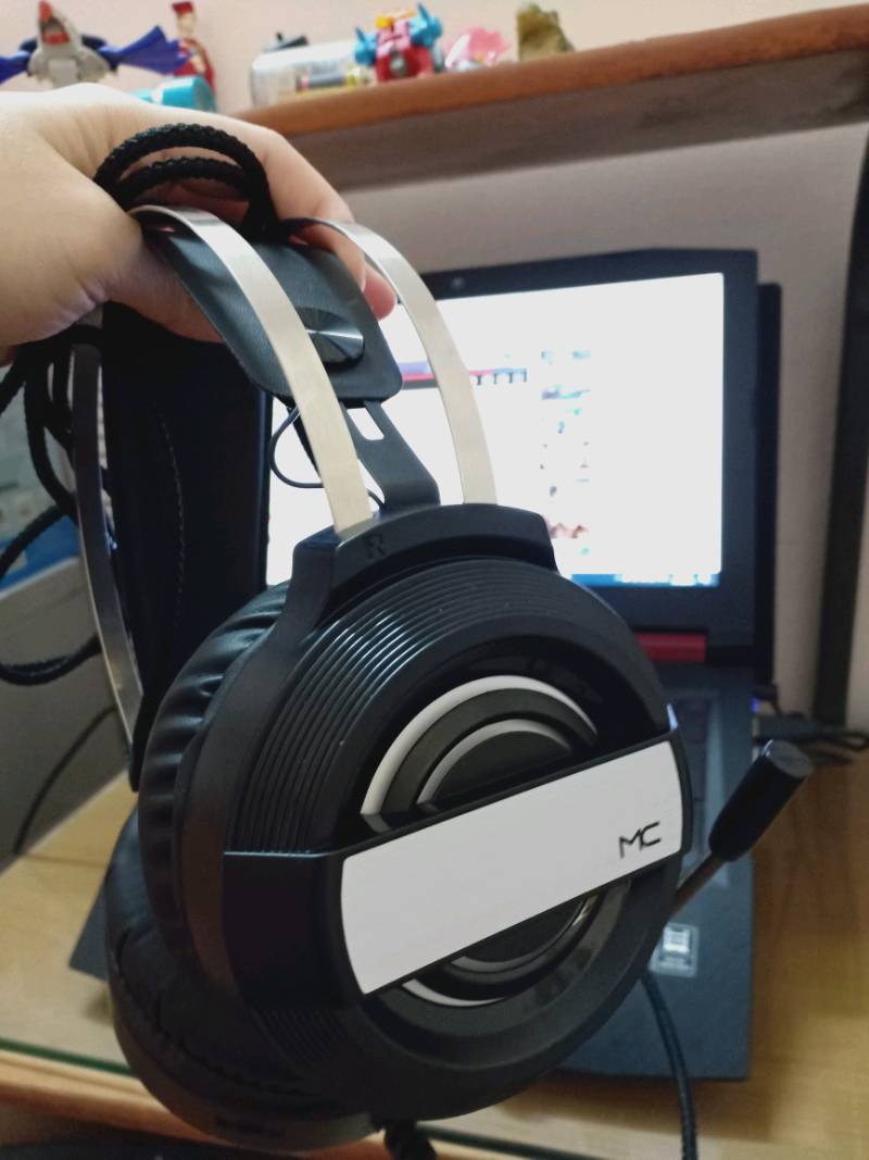 Tai Nghe Gaming MC Q9 Có Đèn LED Đổi Màu - Âm Thanh 7.1, Micro Chống Ồn, Chất Lượng Cao Cho Game Thủ