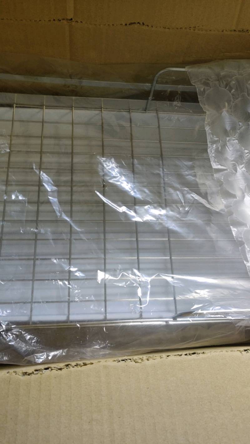 Kệ chén bát Inox Hobby KC với khay hứng nước thông minh - Giải pháp gọn gàng cho nhà bếp, chất liệu inox 304 bền bỉ, dễ dàng tháo rời.