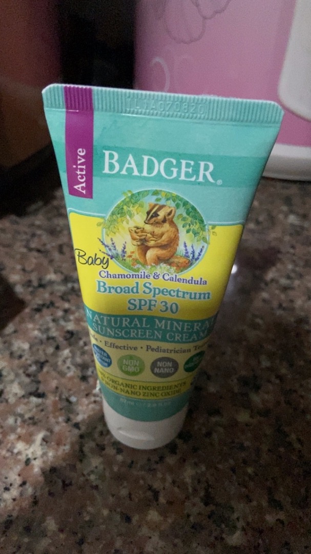Kem Chống Nắng Cho Bé Badger - SPF 30, Định Dạng Kem Vật Lý, Kháng Nước 40 Phút, An Toàn Cho Da Nhạy Cảm Trẻ Em, Chiết Xuất Thiên Nhiên