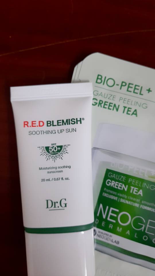 Kem Chống Nắng Dr.G R.E.D Blemish Soothing Up Sun SPF 50+ - Bảo Vệ Da Tối Ưu, Chống Nắng Toàn Diện, Dưỡng Ẩm Mềm Mịn cho Da Nhạy Cảm