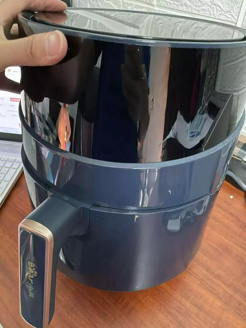Nồi Chiên Không Dầu Bear QZG-A15T2 4.6L - Công Suất 1380W, Thiết Kế Hiện Đại, Phù Hợp Gia Đình 3-4 Người