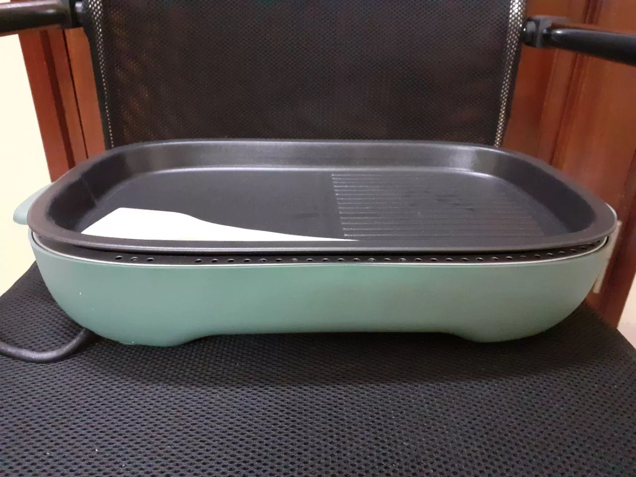 Bếp Nướng Điện Không Khói Bear DKL-E12D2 - 1200W, Khay Nướng Chống Dính, Nướng Thịt Ngon Tại Nhà, Thiết Bị Tiện Lợi Cho Gia Đình 4-5 Người