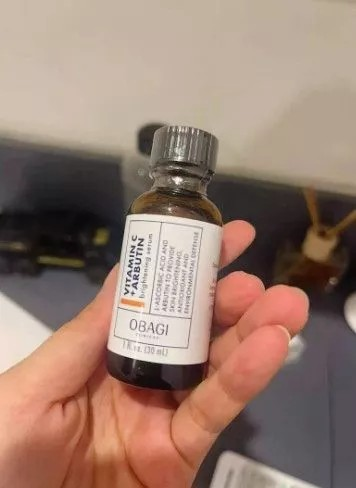 Serum Dưỡng Trắng Da OBAGI CLINICAL Vitamin C + Arbutin 30ml - Giải Pháp Làm Sáng Da, Chống Lão Hóa, Phù Hợp Với Mọi Loại Da