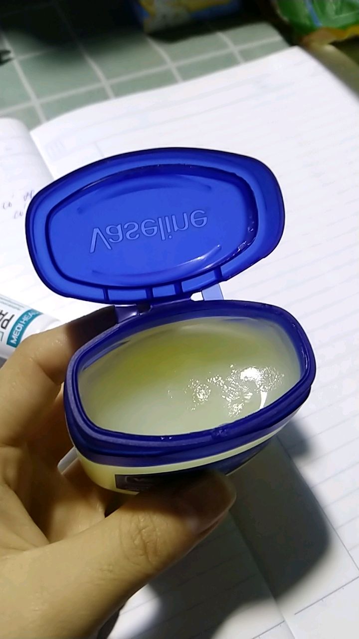 Kem Dưỡng Ẩm Vaseline Original Protecting Jelly 49g - Chống Nẻ, Giữ Ẩm Da Khô, Hỗ Trợ Làm Lành Vết Thương, Dành Cho Mọi Loại Da