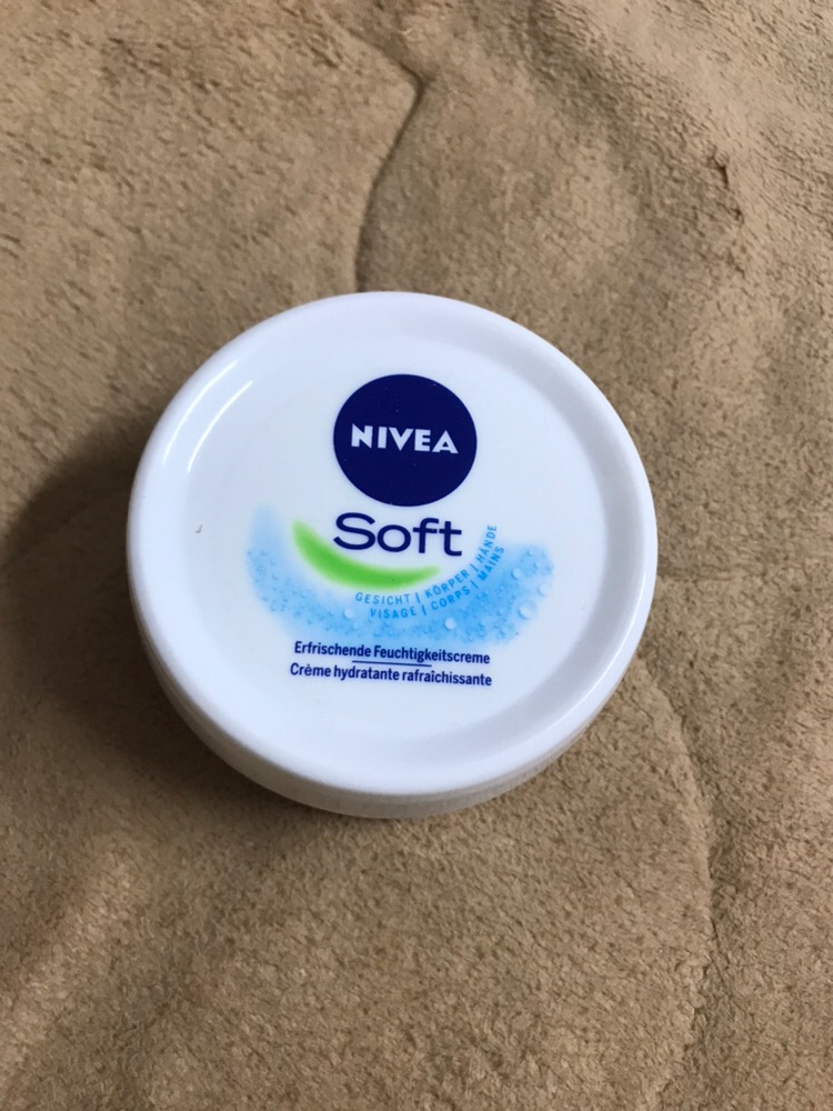 Kem Dưỡng Ẩm Nivea Soft 200ml Chính Hãng - Cấp Ẩm Hiệu Quả Cho Da Mặt & Toàn Thân, Giải Quyết Tình Trạng Da Khô, Nứt Nẻ Mùa Đông