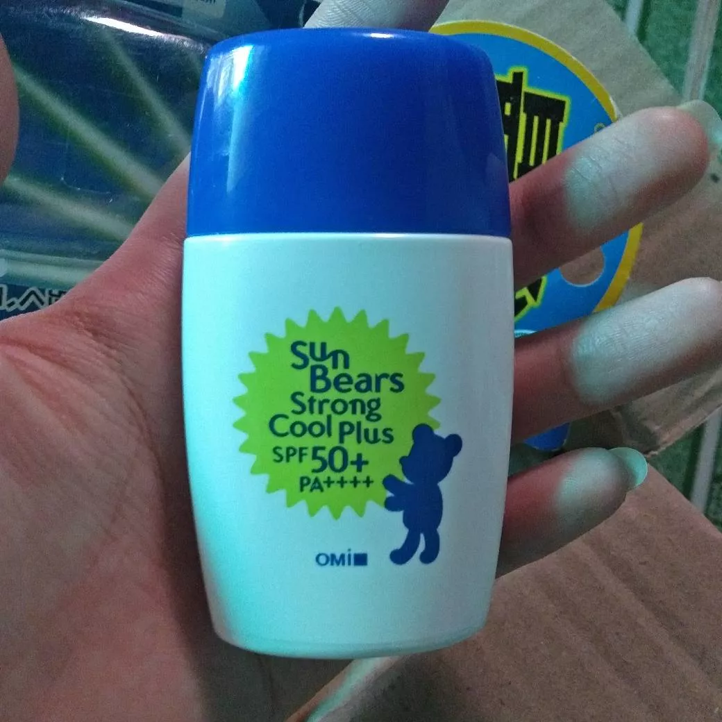Kem Chống Nắng Sun Bears Strong Super Plus SPF50 - Bảo Vệ Da Trẻ Em, Chống Tia UV Từ Nhật Bản, Dưỡng Ẩm, Không Nhờn Dính