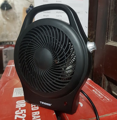 Quạt Sưởi Hai Chiều Tiross TS9441 - Quạt Nóng Lạnh Đa Năng 2000W, Thiết Kế Gọn Nhẹ, Dễ Dàng Di Chuyển, Sưởi Ấm Nhanh Chóng