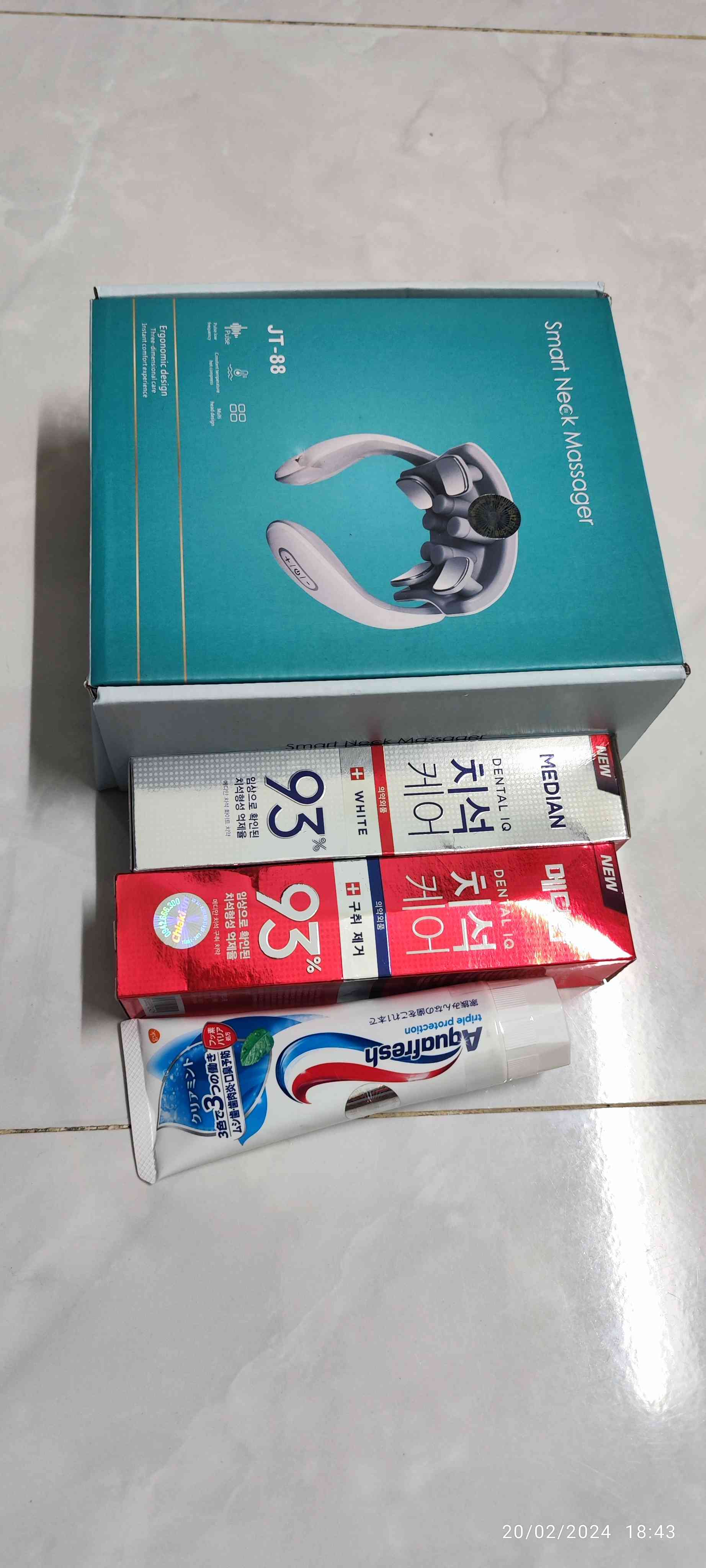 Kem Đánh Răng Aquafresh Nhật Bản Hương Trà Xanh - Giữ Răng Trắng Sáng, Chắc Khỏe, Hơi Thở Thơm Mát, Nụ Cười Rạng Rỡ