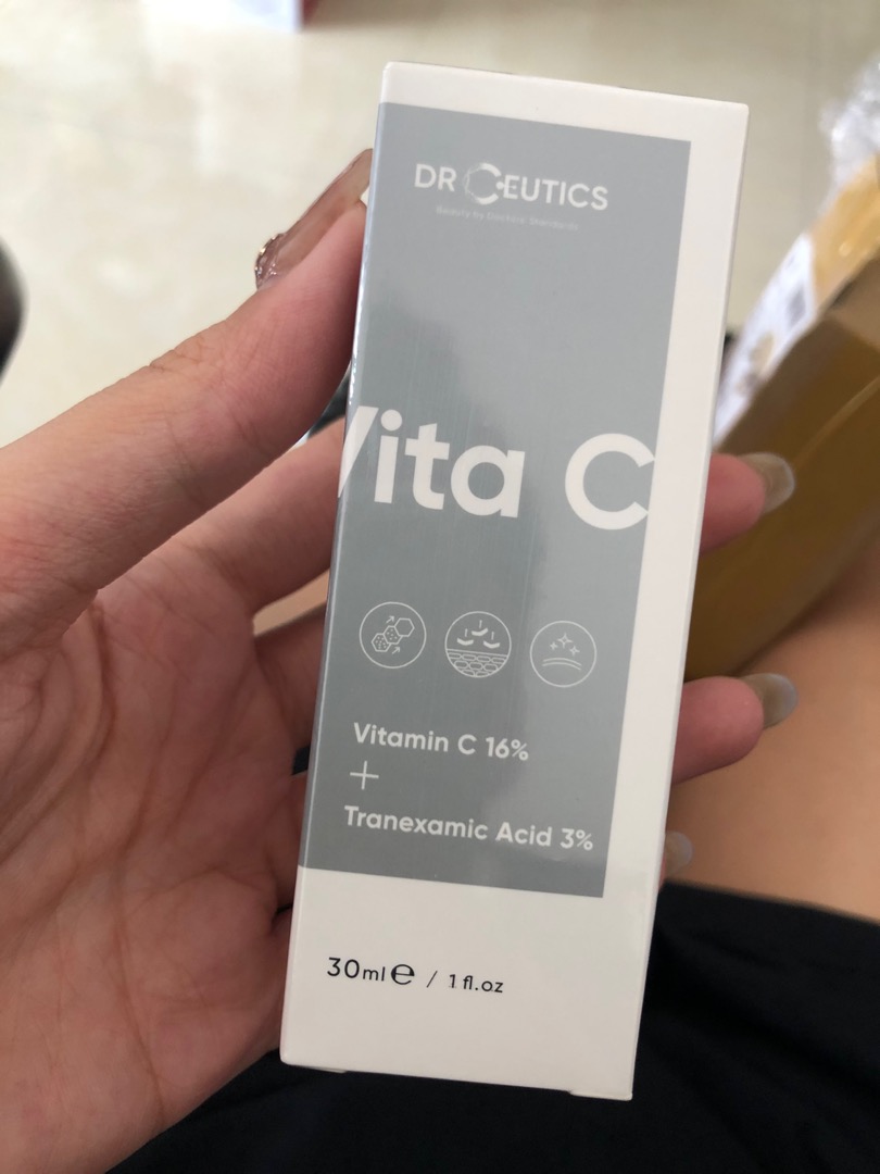Serum DrCeutics Vitamin C 16% + TXA 3% 30ml - Hỗ trợ làm sáng da, cải thiện nám và tình trạng xỉn màu da, phục hồi da hiệu quả.