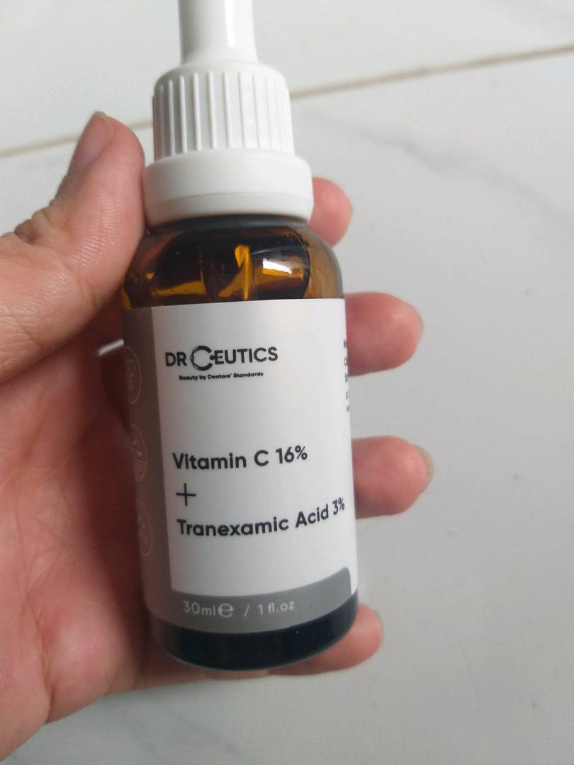 Serum DrCeutics Vitamin C 16% + TXA 3% 30ml - Hỗ trợ làm sáng da, cải thiện nám và tình trạng xỉn màu da, phục hồi da hiệu quả.