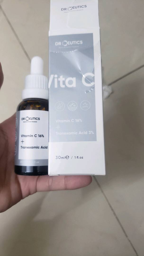 Serum DrCeutics Vitamin C 16% + TXA 3% 30ml - Hỗ trợ làm sáng da, cải thiện nám và tình trạng xỉn màu da, phục hồi da hiệu quả.