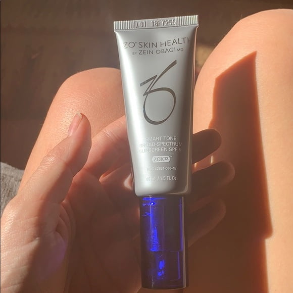 Kem Chống Nắng Zo Skin Health Smart Tone SPF 50 - Bảo Vệ Da Dầu, Chống Oxy Hóa, Tái Tạo Da Khỏe Mạnh, 45ml