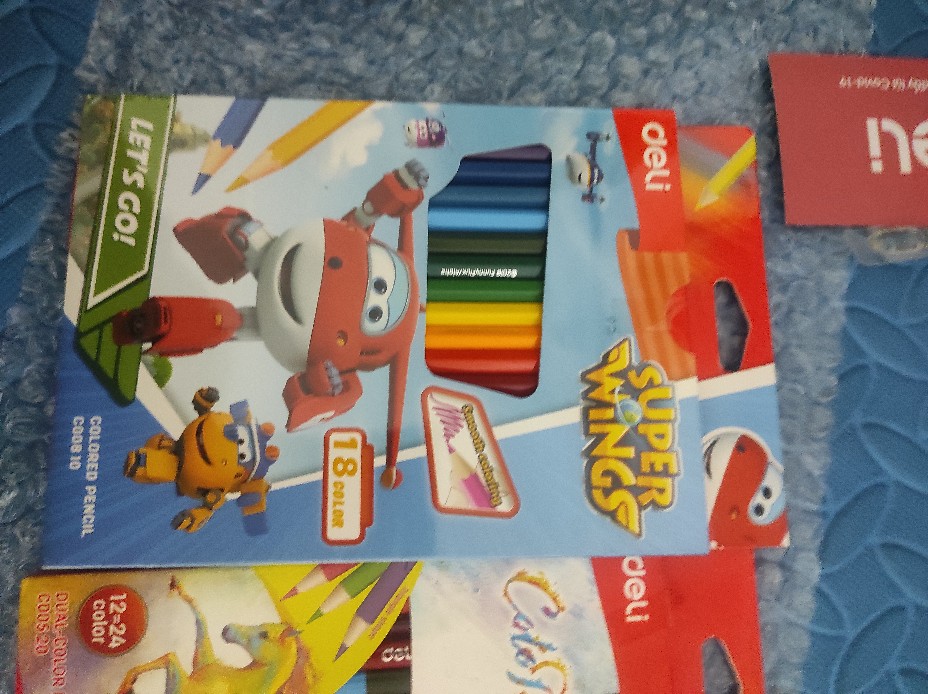 Bút Chì Màu Học Sinh Deli Superwings - Bộ 12/24/36 Màu Chất Lượng, Thiết Kế Ngộ Nghĩnh và An Toàn Cho Trẻ Em