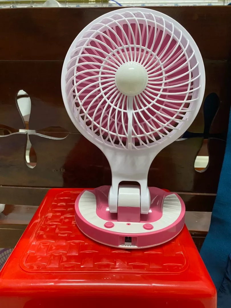 Quạt Sạc Tích Điện Gấp Gọn MiniFan 5580 Có Đèn LED - Tiện Dụng Cho Mọi Không Gian, Thời Gian Sử Dụng Lên Đến 4 Giờ