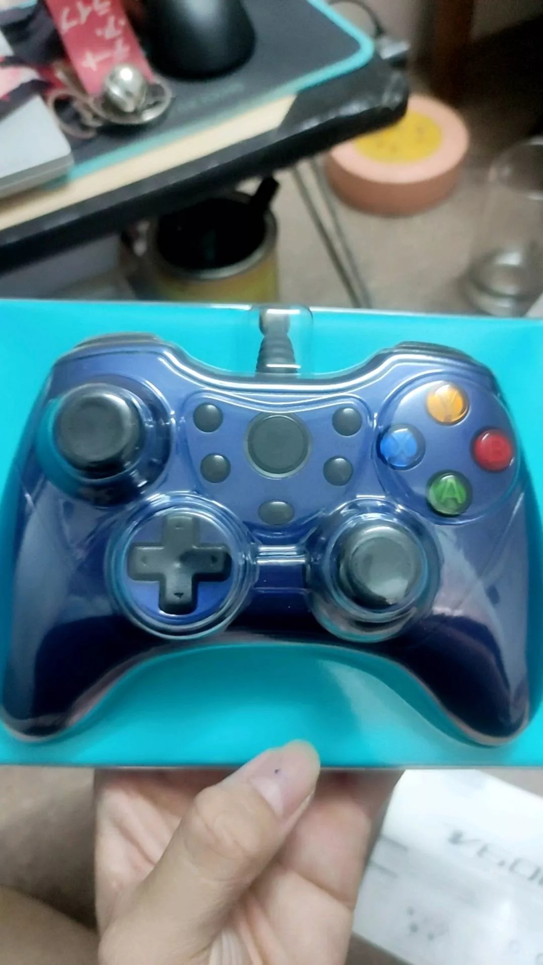 Tay Cầm Chơi Game Có Dây Rapoo V600 - Thiết Kế Ergonomic, Hỗ Trợ Chơi Game Trên PC, Dễ Dàng Kết Nối USB, Nút Bấm Nhạy.