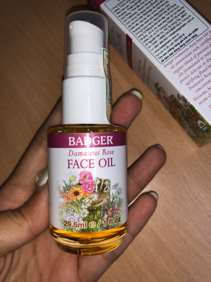 Dầu Dưỡng Hoa Hồng Hữu Cơ Badger Damascus Rose Face Oil - Dưỡng Ẩm Da, Làm Sáng Mịn Da, Chứng Nhận USDA Organic 29.5ml