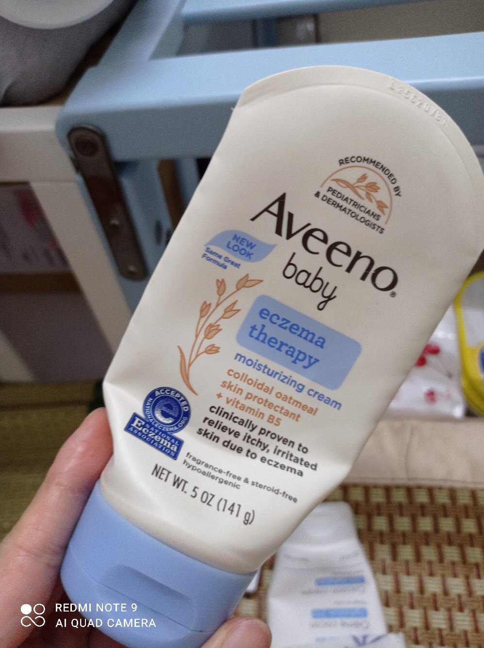 Kem Aveeno Baby Eczema Therapy 141g - Kem bôi hỗ trợ cải thiện chàm cho bé từ sơ sinh - Dưỡng ẩm và làm mềm da hiệu quả