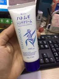 Kem Dưỡng Da Tay Hatomugi Moisturizing - Chiết Xuất Ngọc Trai và Hạt Ý Dĩ, 65g - Cấp Ẩm Mềm Mại Chống Lão Hóa