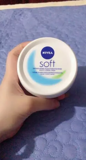 Kem Dưỡng Ẩm Nivea Soft 200ml - Sản Phẩm Nội Địa Đức, Dưỡng Ẩm Cho Da Mặt Và Cơ Thể, Không Gây Nhờn Rít, Phù Hợp Mọi Loại Da