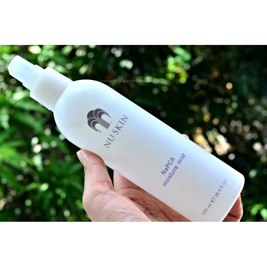 Xịt Khoáng Dưỡng Ẩm Nuskin NaPCA Moisture Mist 250ml - Giúp Cấp Ẩm, Bảo Vệ Da Và Tóc Trước Môi Trường - Sản Phẩm Chính Hãng Mỹ