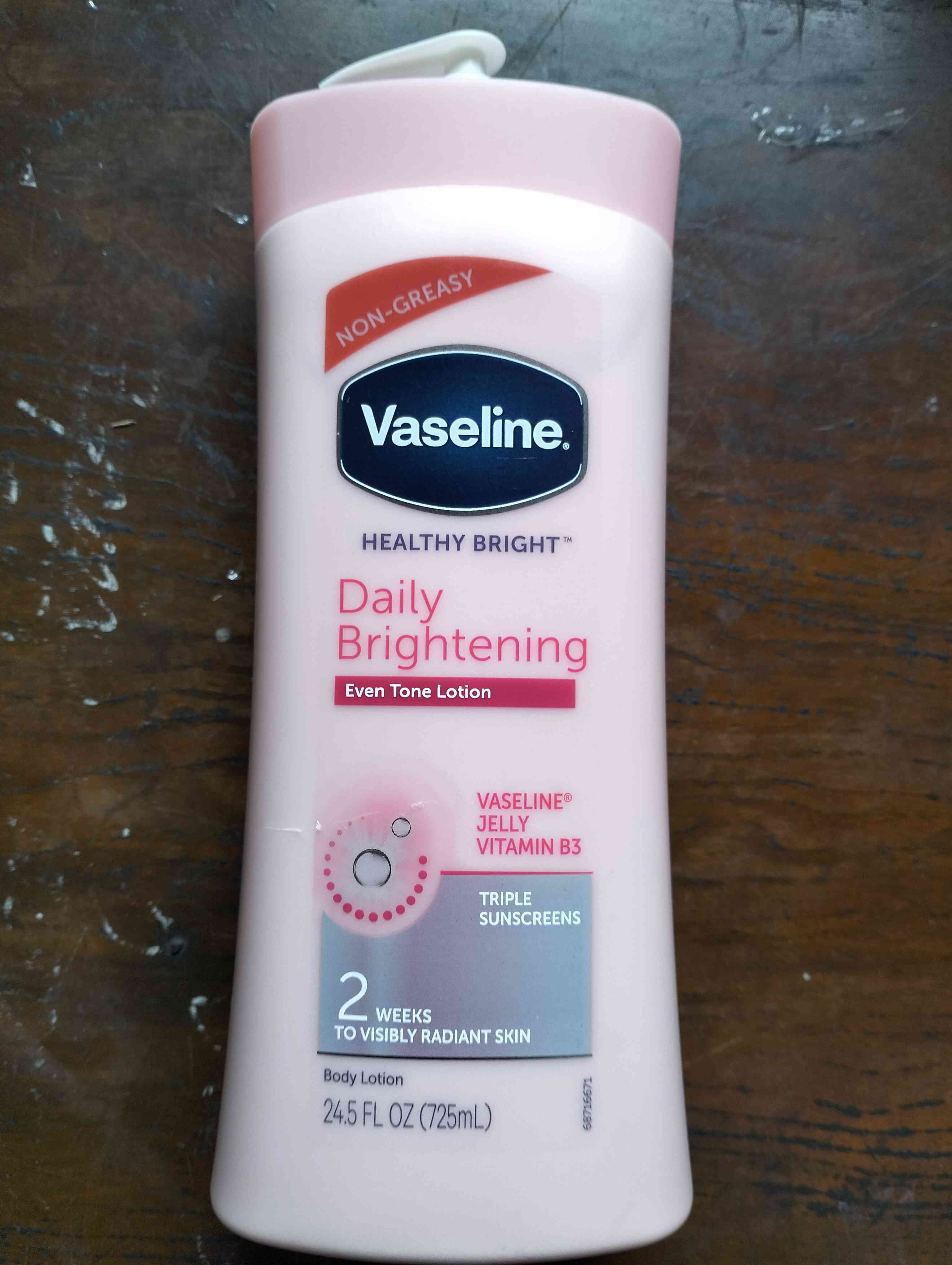 Sữa Dưỡng Thể Vaseline Hồng 725ml - Dưỡng Ẩm, Làm Mịn & Trắng Da Với Vitamin B3, Sữa Chua - Phù Hợp Mọi Làn Da