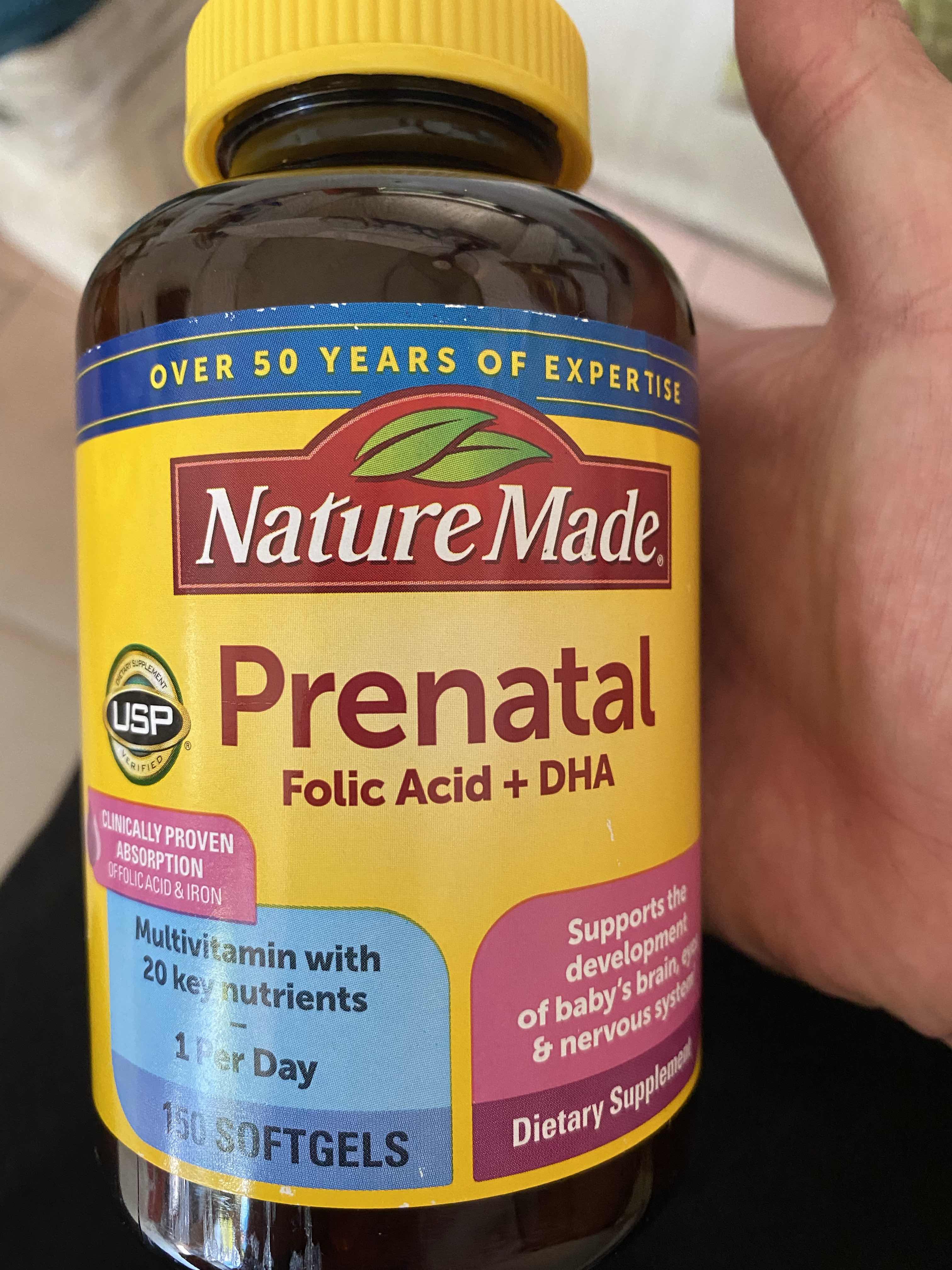 Vitamin tổng hợp dành cho bà bầu Nature Made Prenatal Folic Acid + DHA - 150 viên hỗ trợ sức khỏe mẹ và sự phát triển thai nhi, ngăn dị tật ống thần kinh.