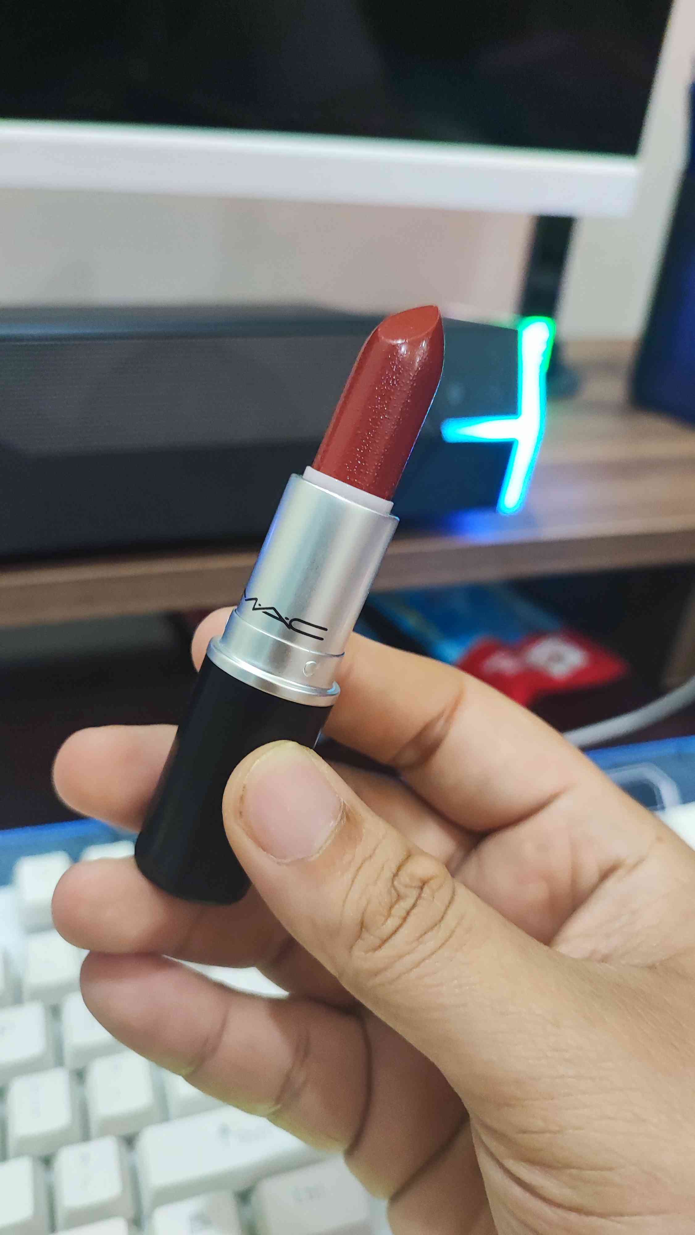 Son Mac Matte Marrakesh 646 Đỏ Nâu - Màu Son Lì Quyến Rũ, Chất Son Mềm Mại, Độ Bám Màu Tốt, Phù Hợp Với Mọi Tông Da