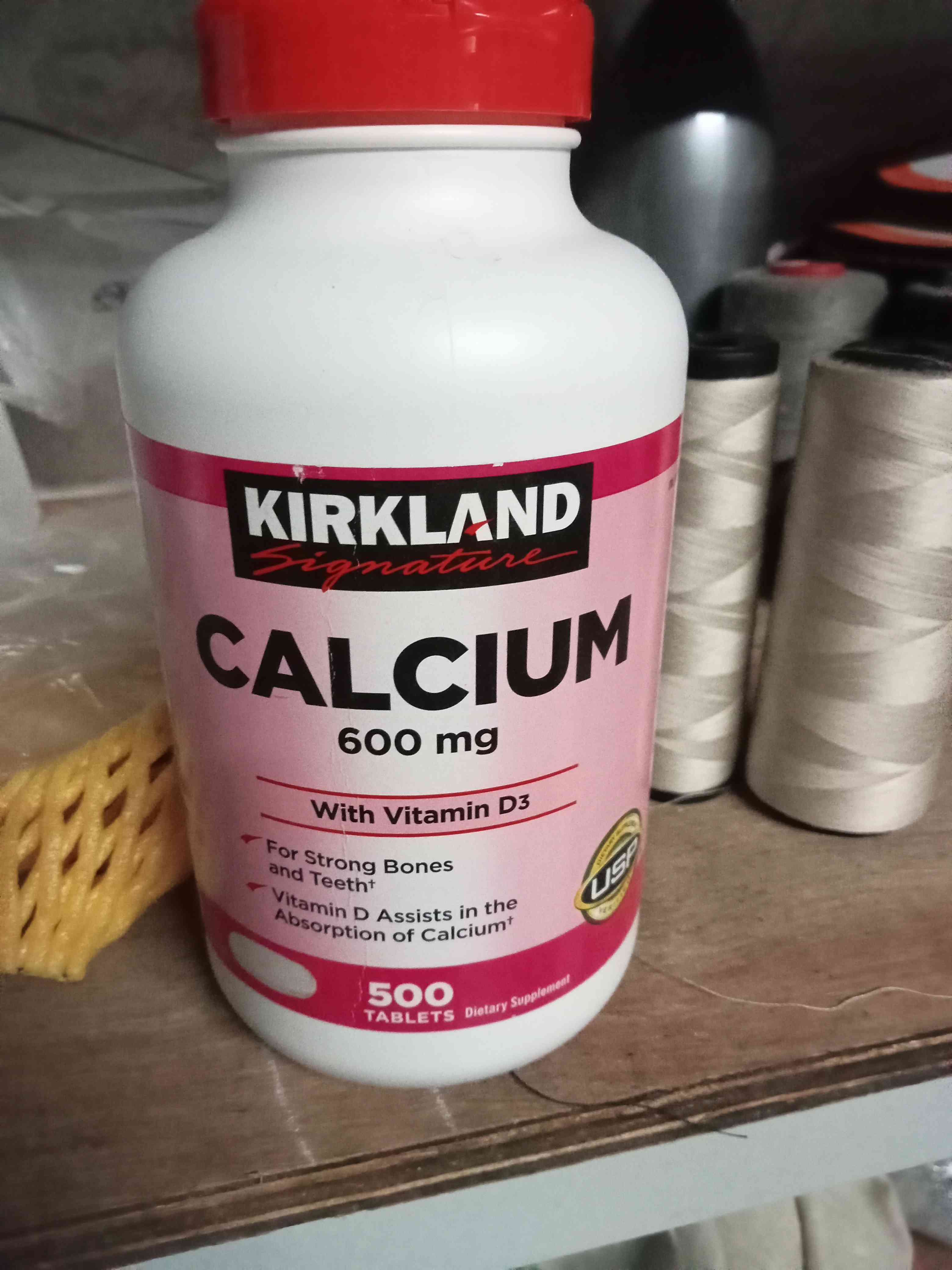 Viên uống Kirkland Calcium 600mg + D3 - Bổ sung Canxi và Vitamin D3 cho Xương Khỏe mạnh - Hỗ trợ ngừa loãng xương, 500 viên