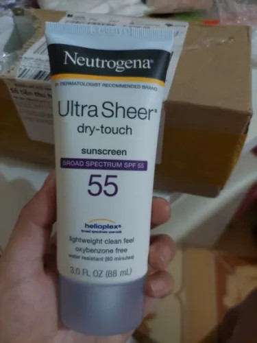 Kem chống nắng Neutrogena SPF55 Ultra Sheer Dry-Touch Set 147ml+88ml